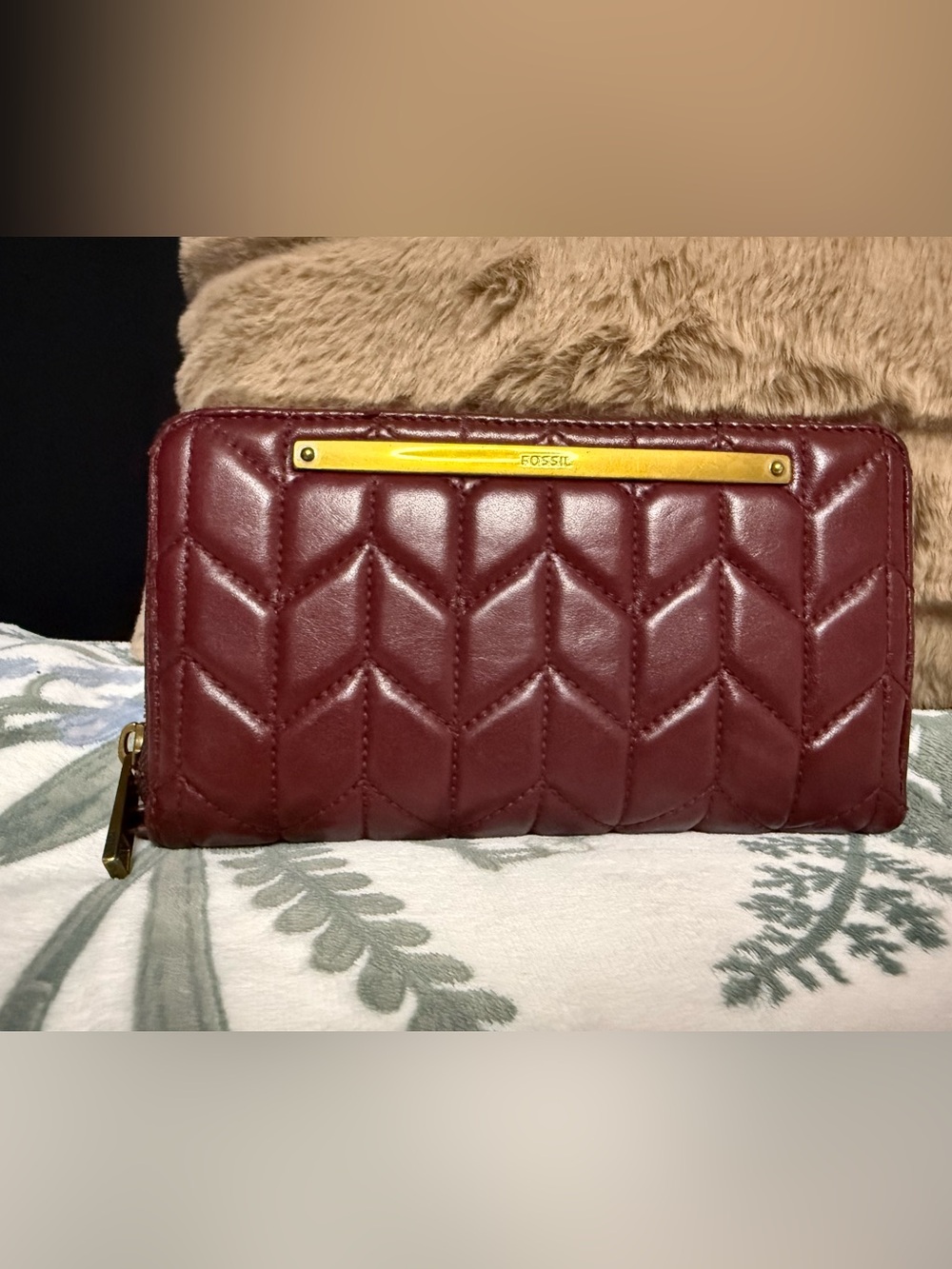 Fossil Burgundy Quilted Chevron Leather Wallet with Gold Accent 🗝️🍷✨